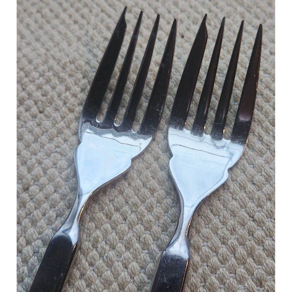 Pair REED & BARTON DIANA GLOSSY STAINLESS FLATWARE KOREA INDIDIVUAL FISH FORKS - Picture 3 of 6